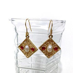 Gold Tone Dangle Diamond Shape Earrings Faux Pearl Red Stones/Beads Ear Wire